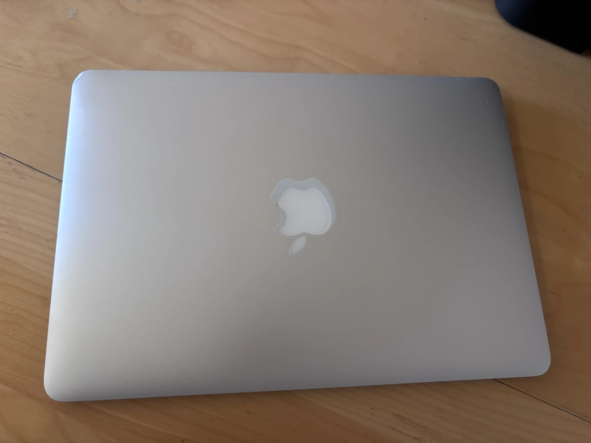 MacBook Air 13” (2017) with charger, factory reset, ready to use - photo 2