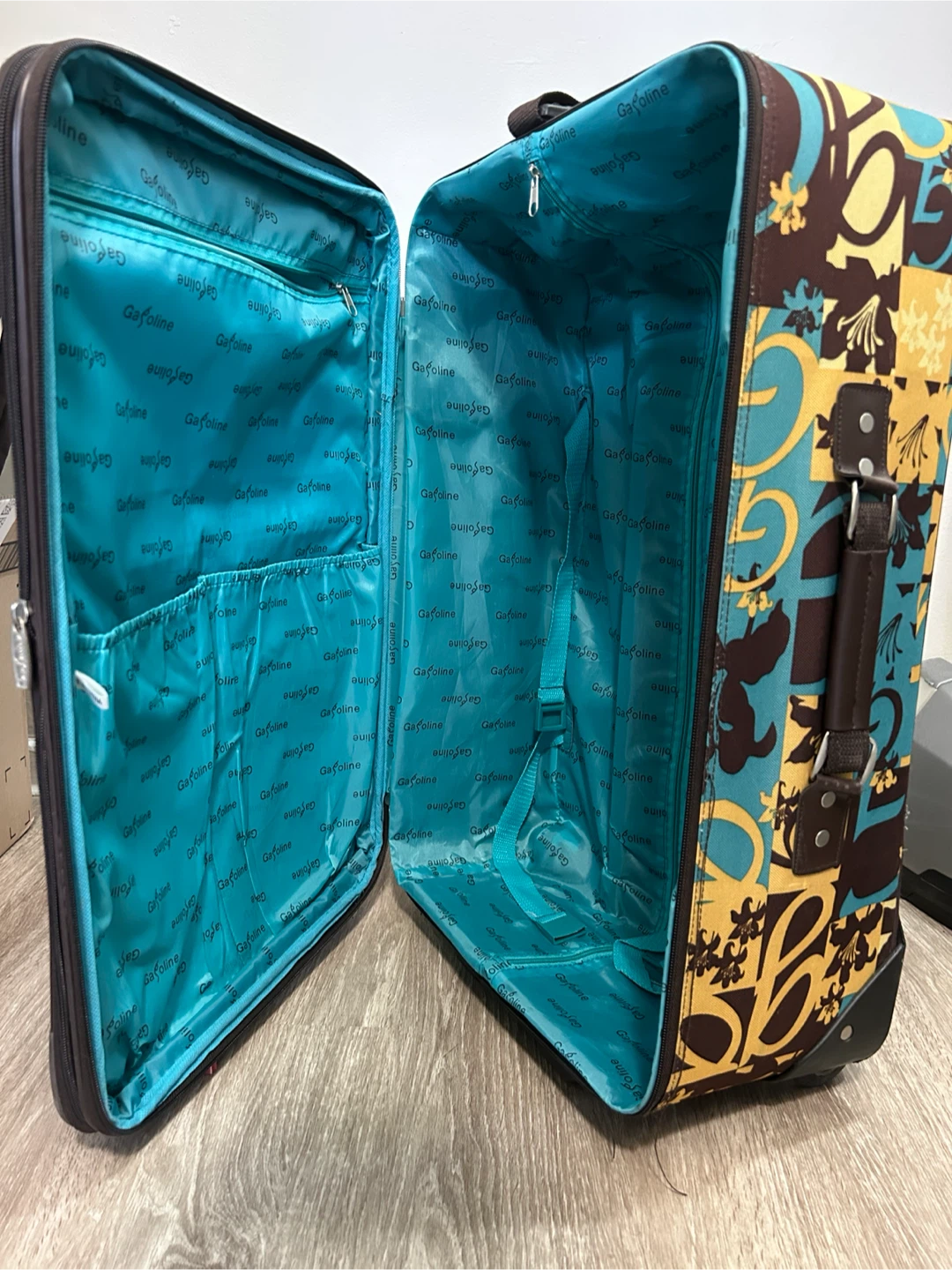 Gasoline Floral Pattern Travel Suitcase - photo 2
