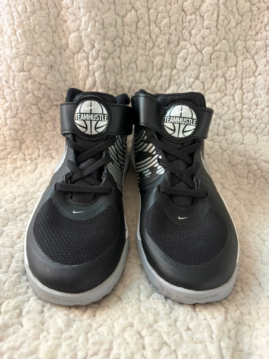 Nike Team Hustle Basketball Shoes - photo 3