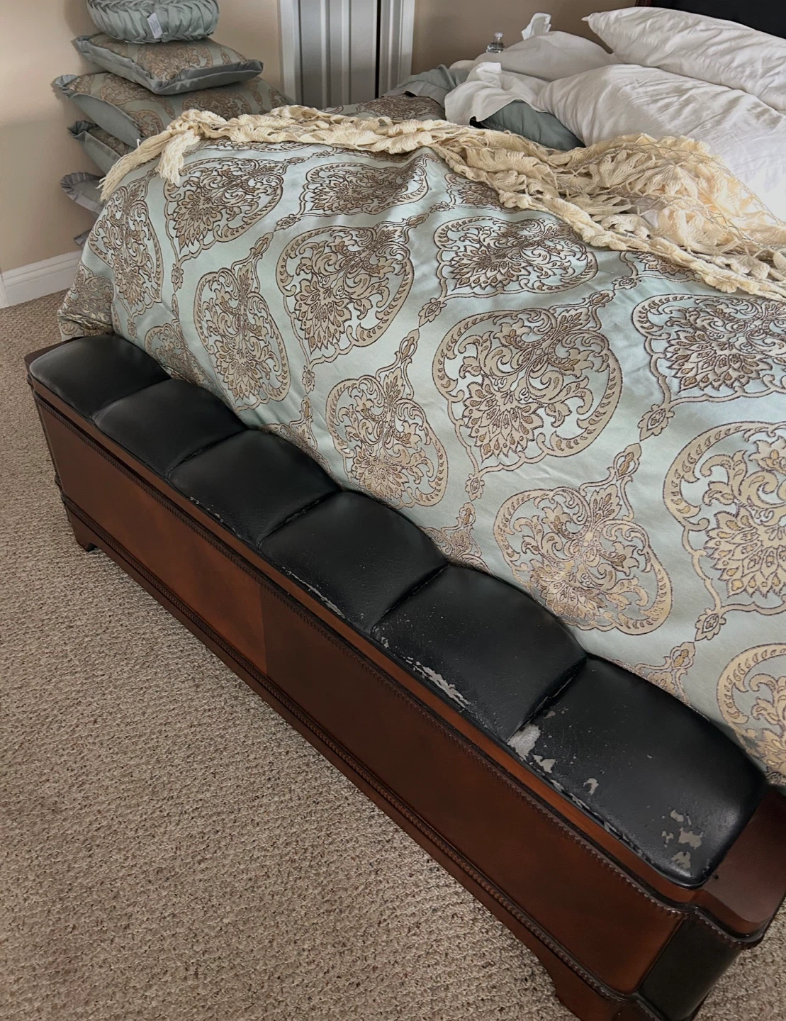 Reupholstery shop repair refinishing nook cover Caining - photo 2