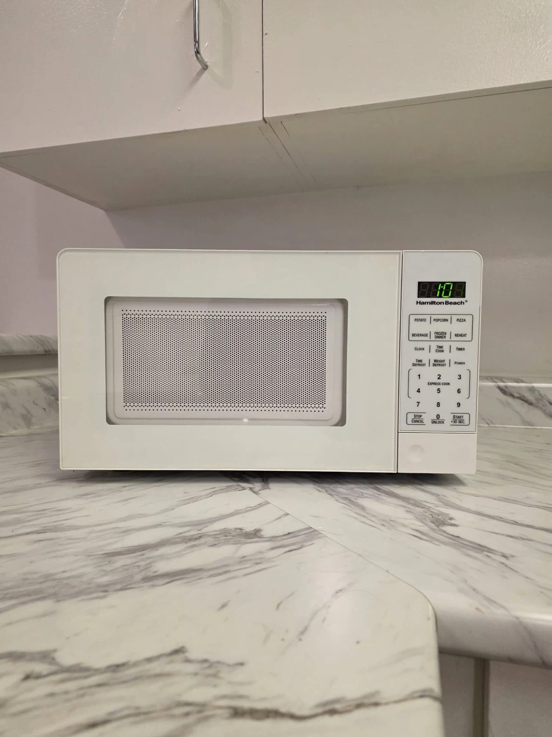 Hamilton Beach White Microwave - photo 2