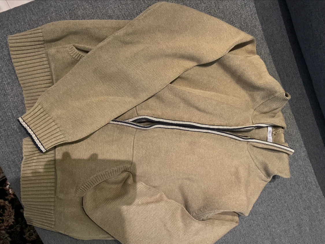 Olive green sweater with hood