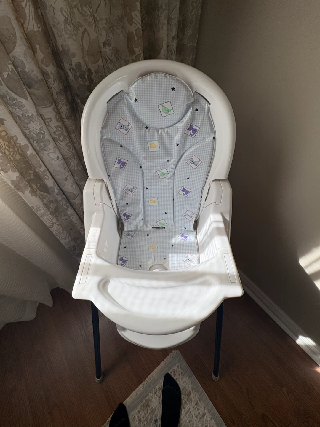High chair - photo 3