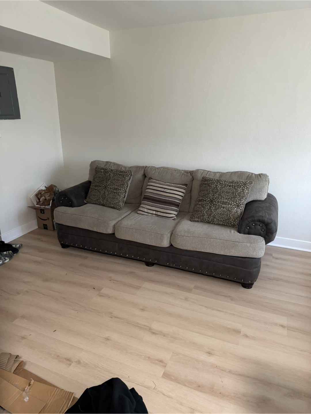 MOVING OUT SALE - Sofa Loveseat & Dining Set Furniture Bundle - photo 3