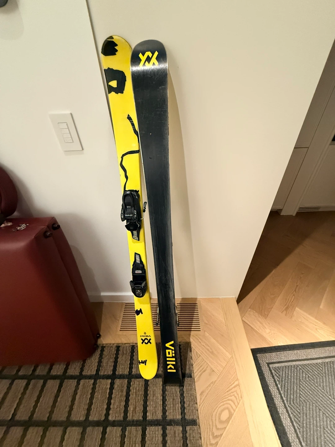 Volkl Revolt JR Skis 148cm with Marker 7.0 Bindings - photo 3