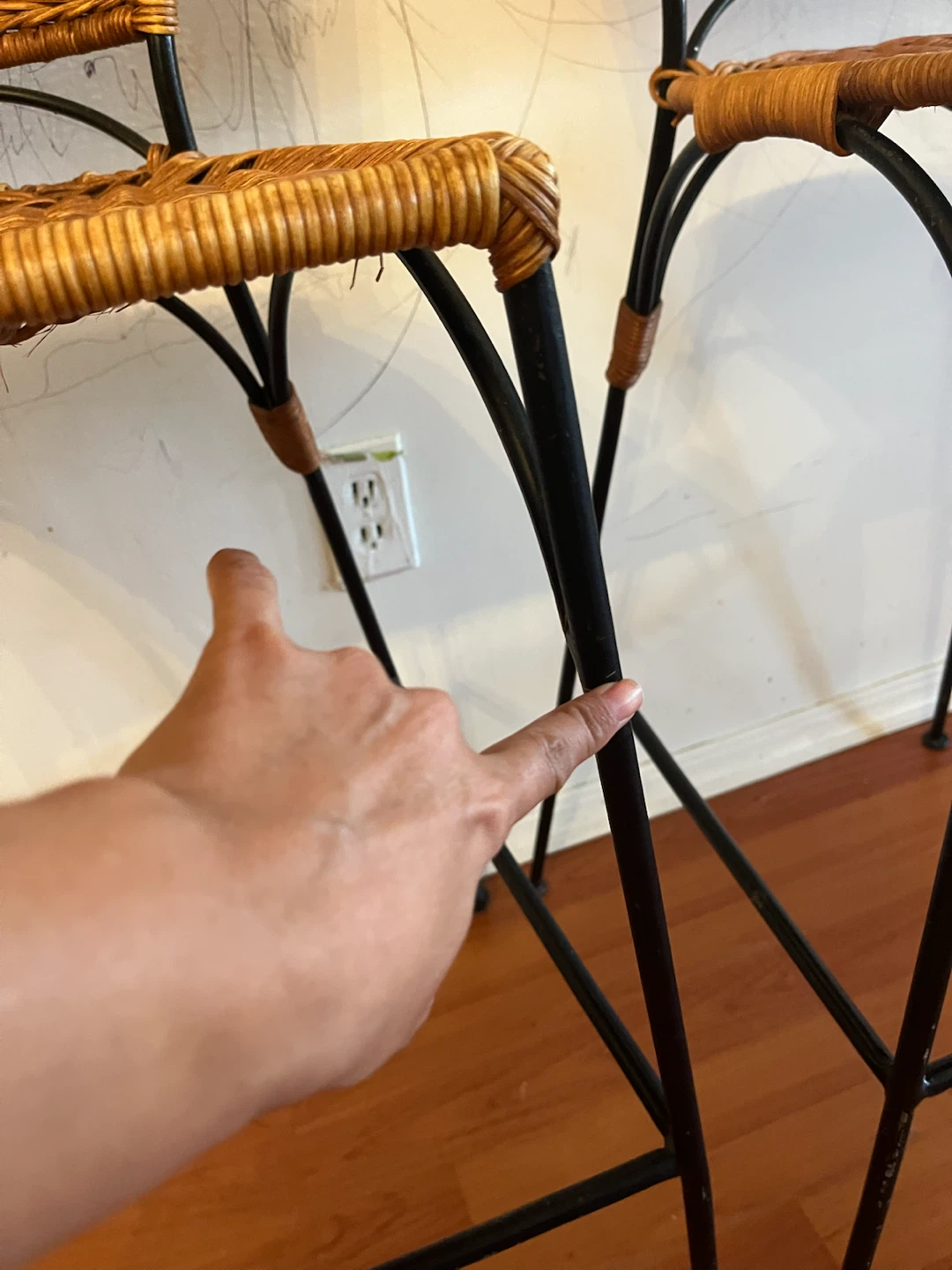 Set of Two Wicker and Metal Bar Stools - photo 3