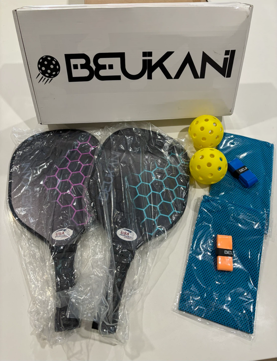 Beukani Pickleball Paddle Set 2 Paddles 2 Balls Carrying Case