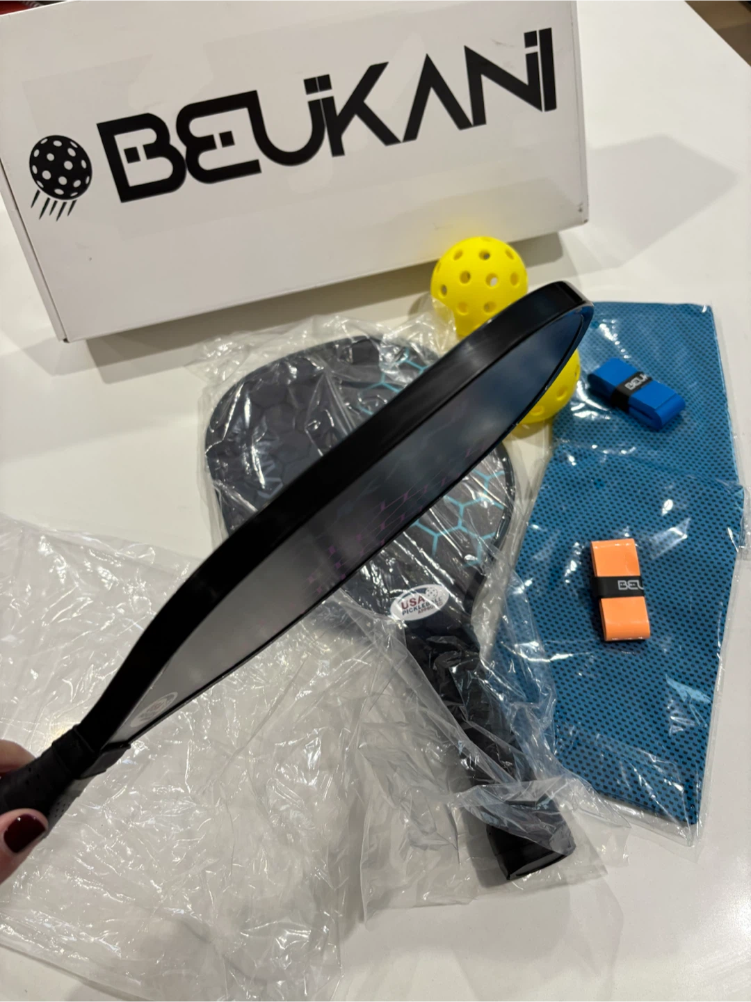 Beukani Pickleball Paddle Set 2 Paddles 2 Balls Carrying Case - photo 3