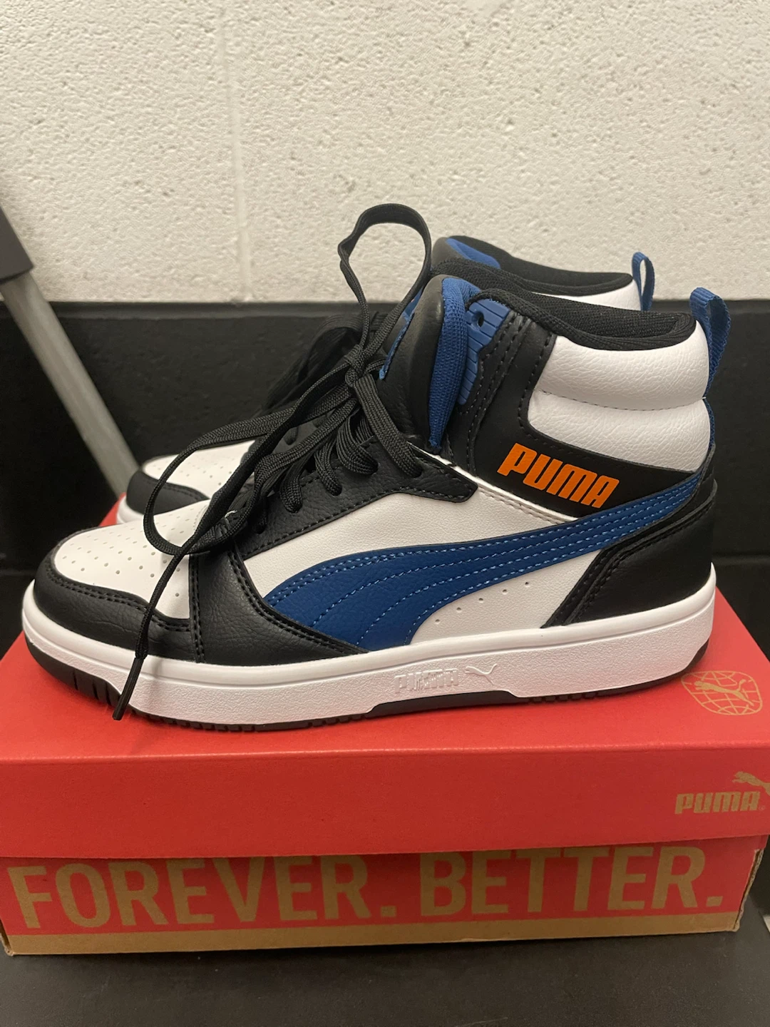 Puma High-Top Basketball Shoes. Size 5 Youth