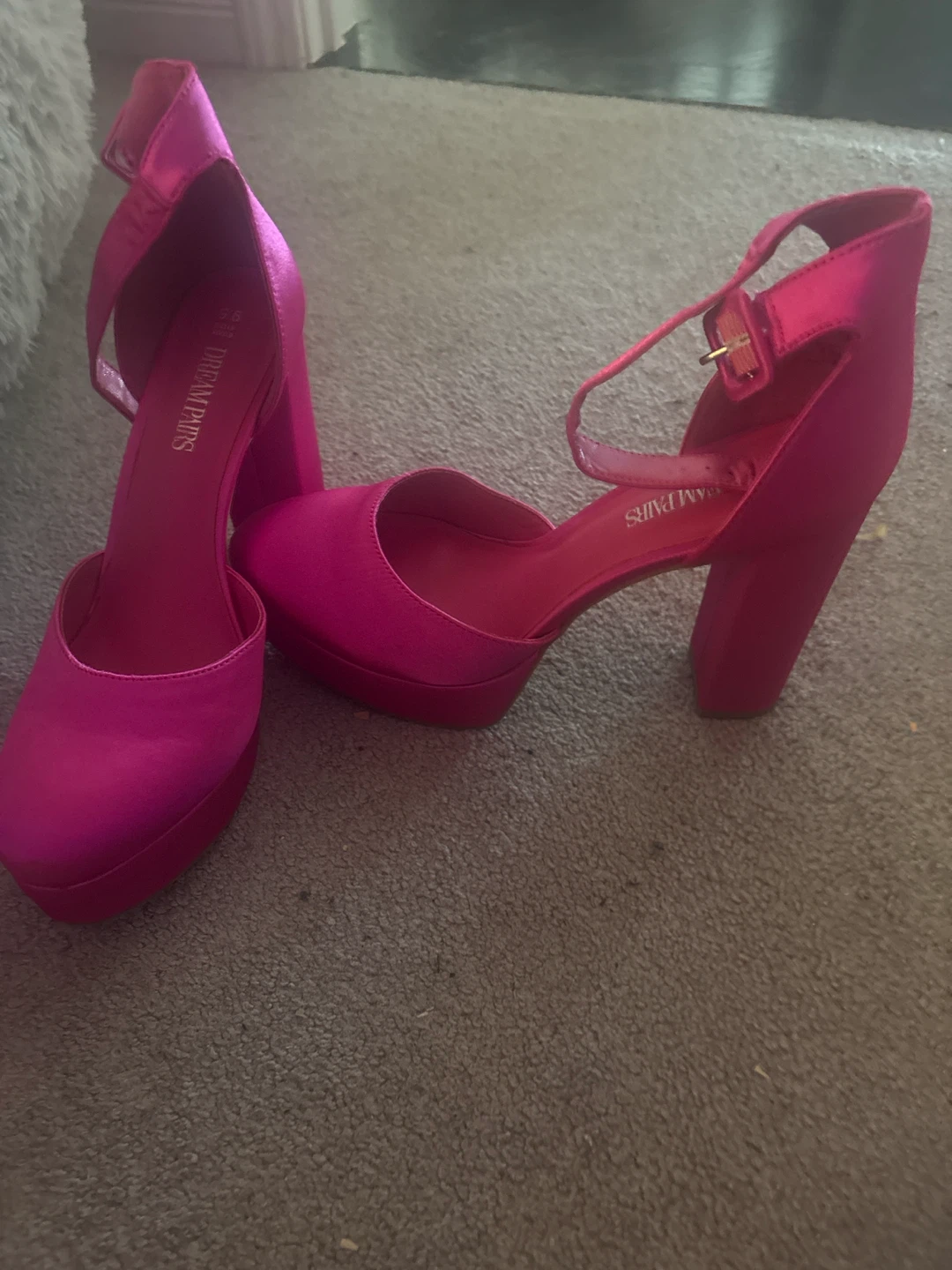 Dream Pairs Hot Pink Platform Heels Size 9.5 - photo 3