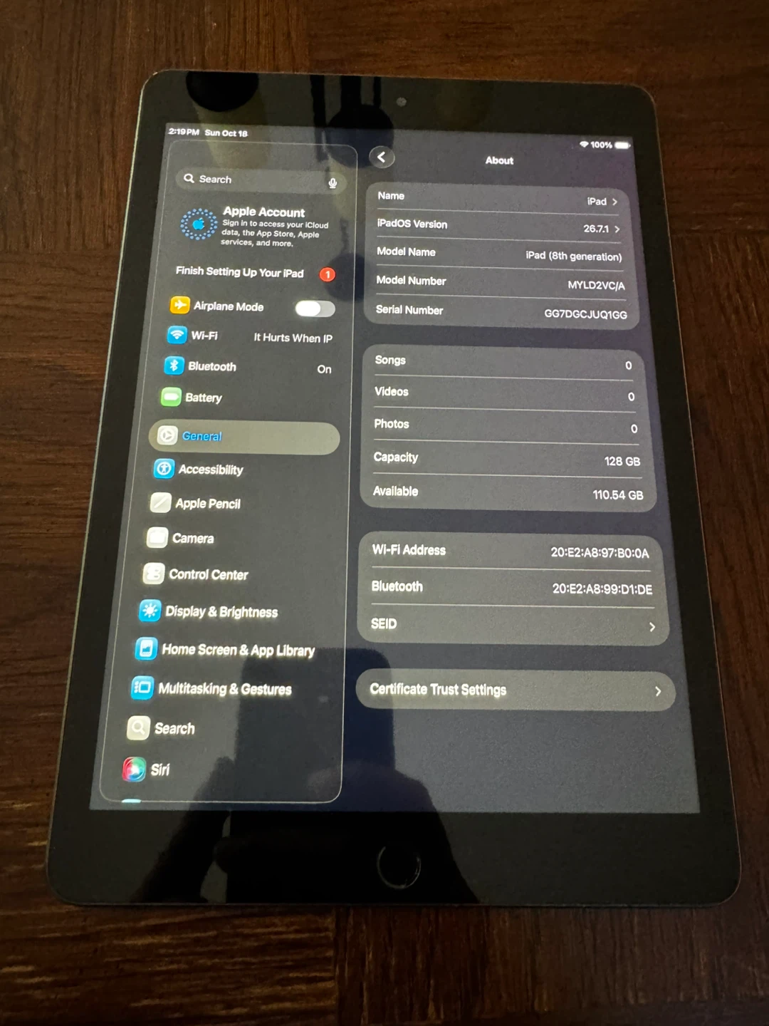 Apple iPad 8th Generation 128GB - photo 2