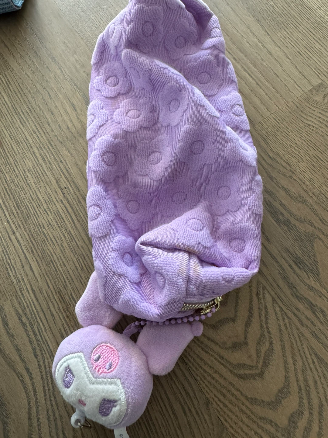 Designer’s Floral Pouch - photo 2