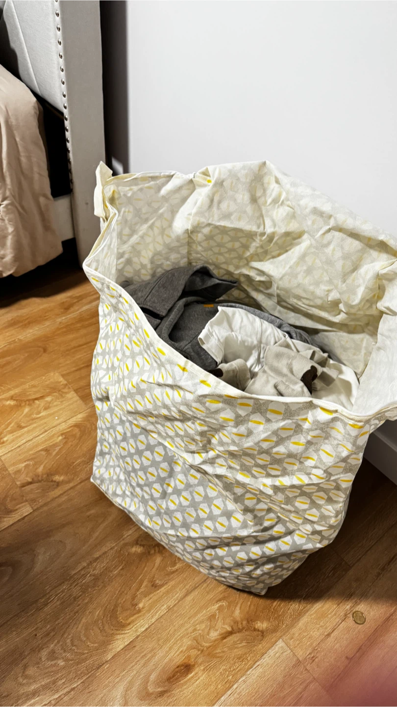 Used clothes assorted - photo 2
