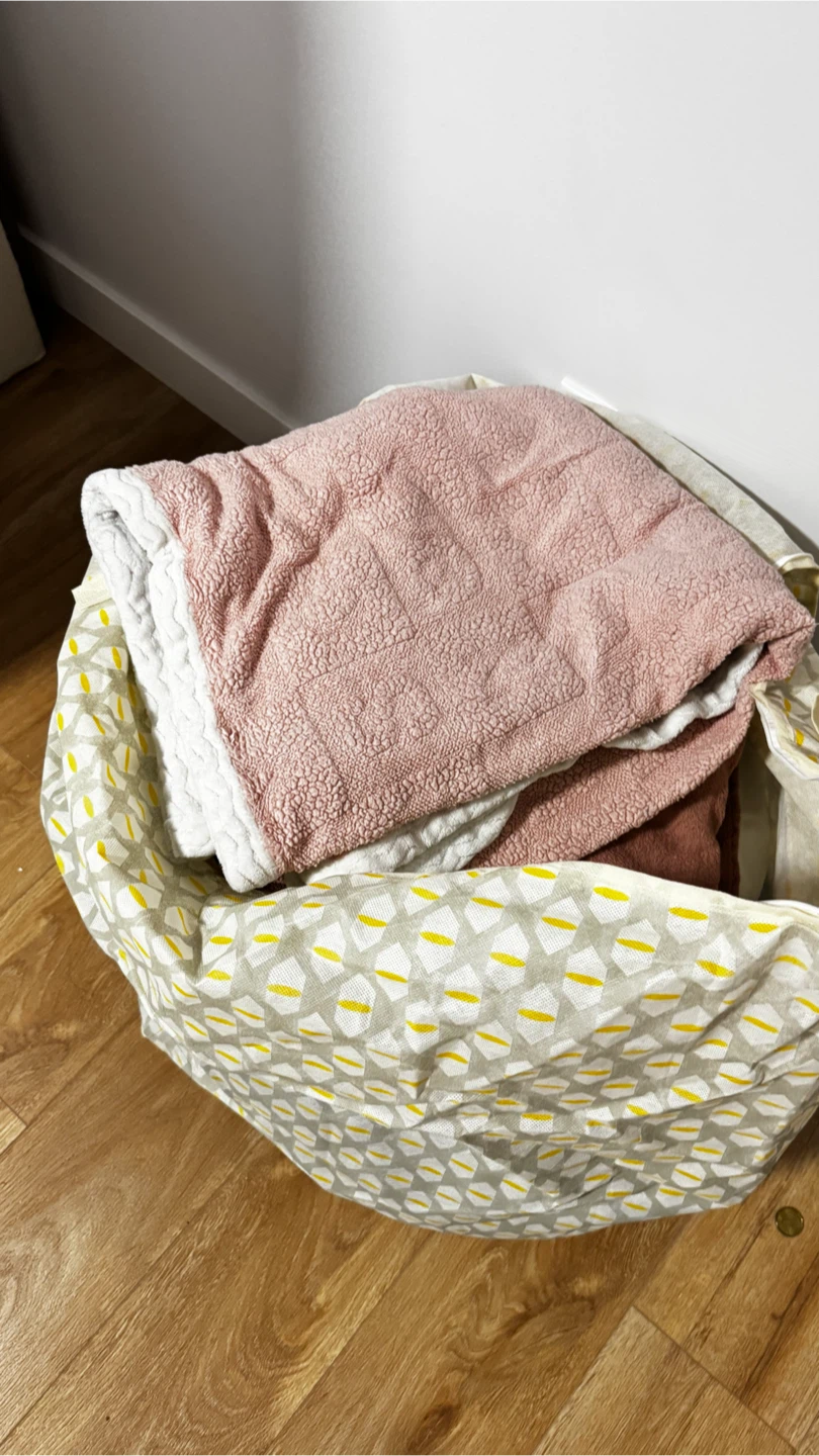 Used clothes assorted - photo 3