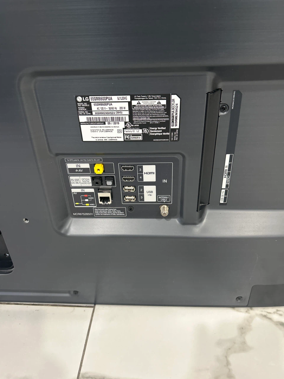 Lg 65 inch 4k tv and remote - photo 3