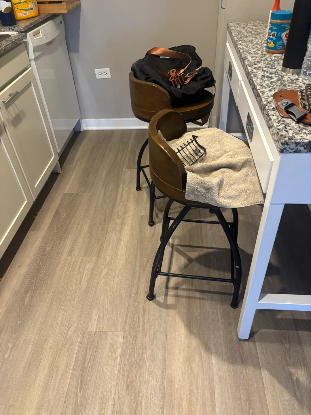 4 matching wooden / metal bar stools - photo 4