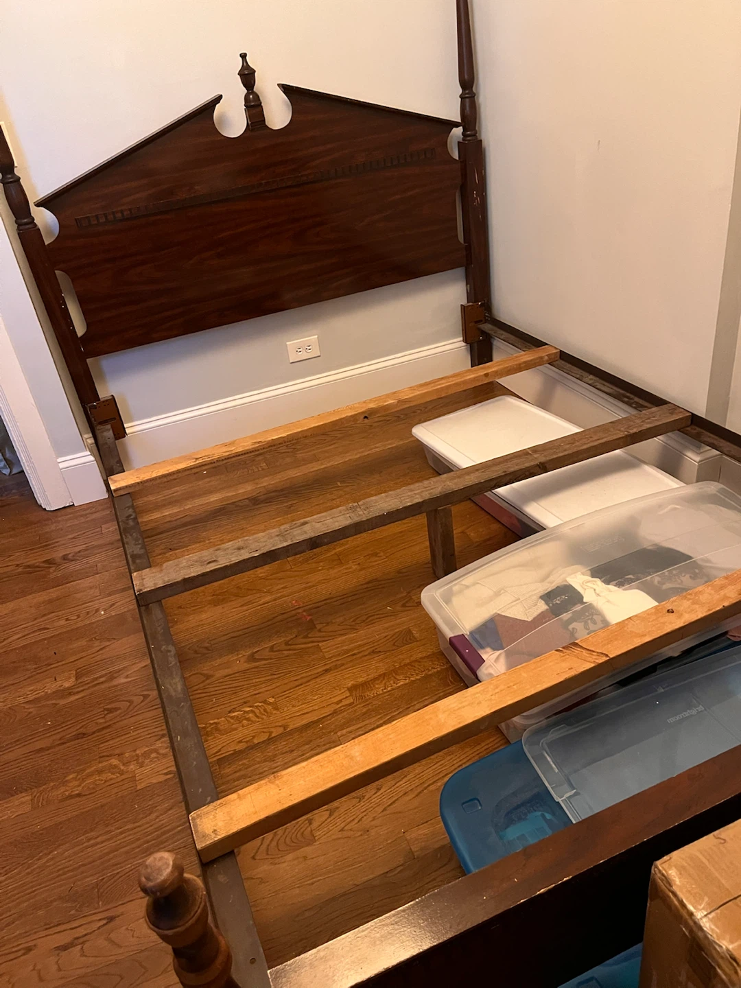 Classic Wood Four-Poster Bed Frame - photo 2