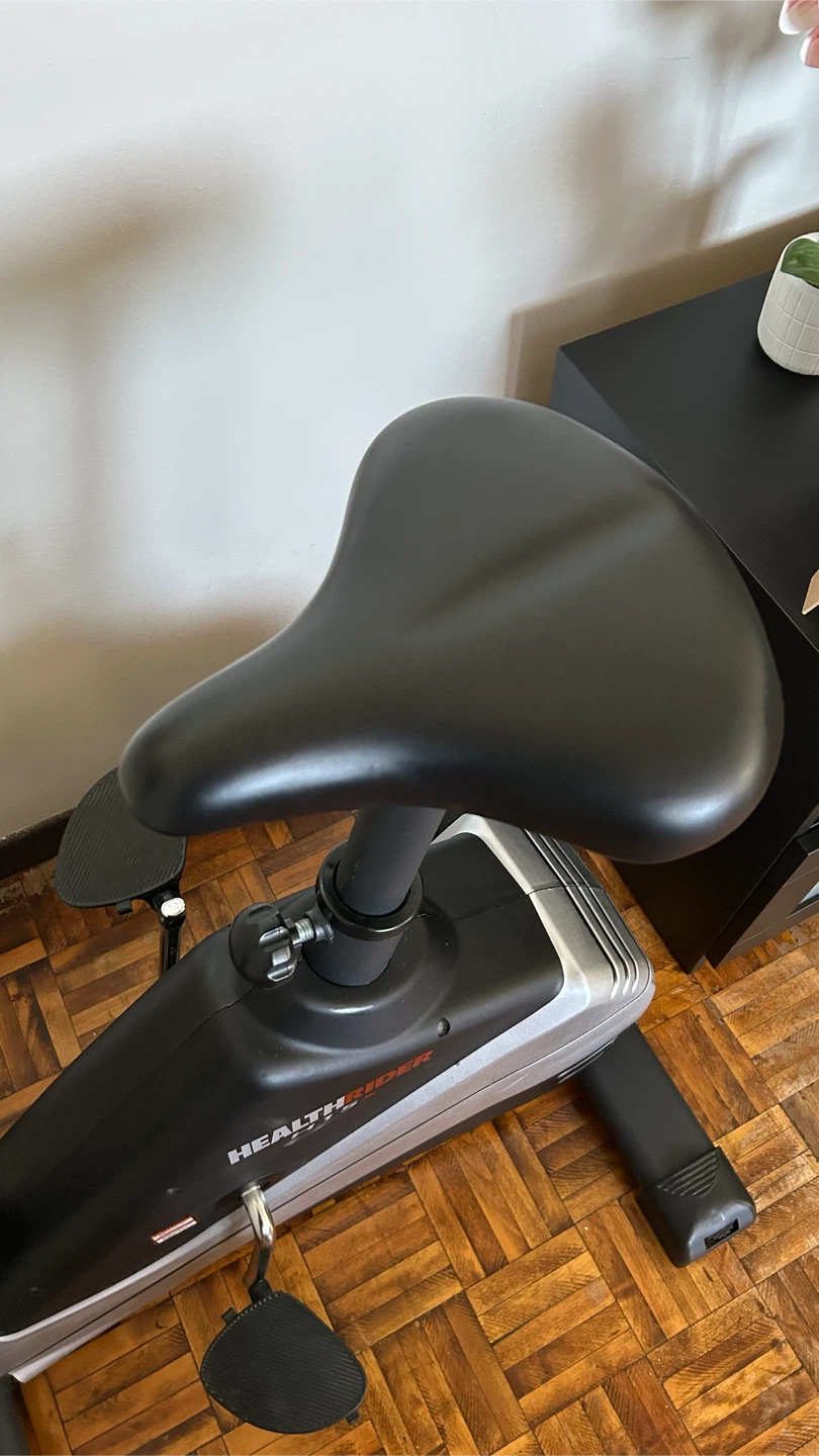 🔥MUST SELL🔥 HealthRider H15x Exercise Bike - photo 2