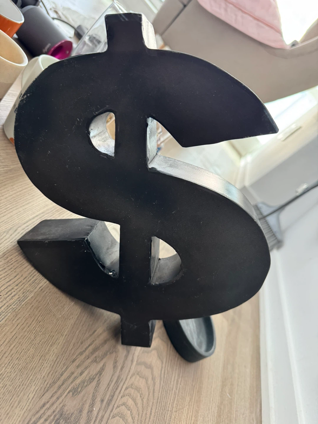 European made Black Metal Dollar Sign Decor Stand - photo 2