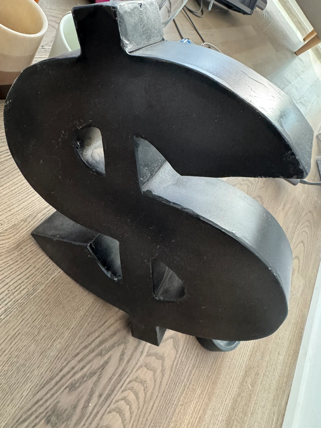 European made Black Metal Dollar Sign Decor Stand - photo 4