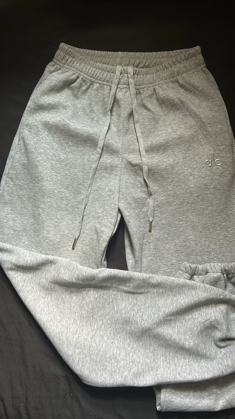 Alo Yoga Grey Half-Zip and Jogger Set - Sizes S and M - photo 3