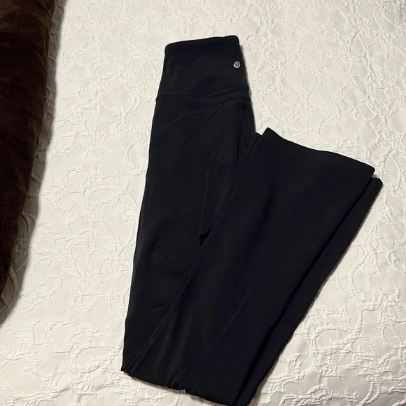 Lululemon Black Groove High-Rise Pant