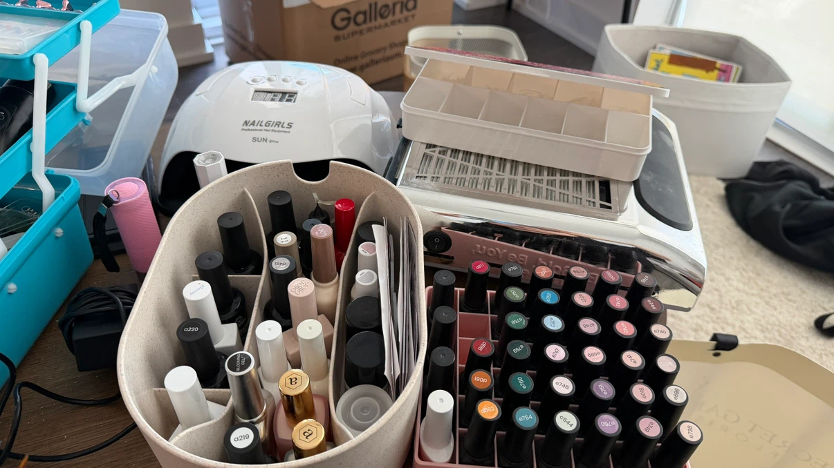 Complete DIY Nail Kit with UV Lamp and Accessories - photo 2