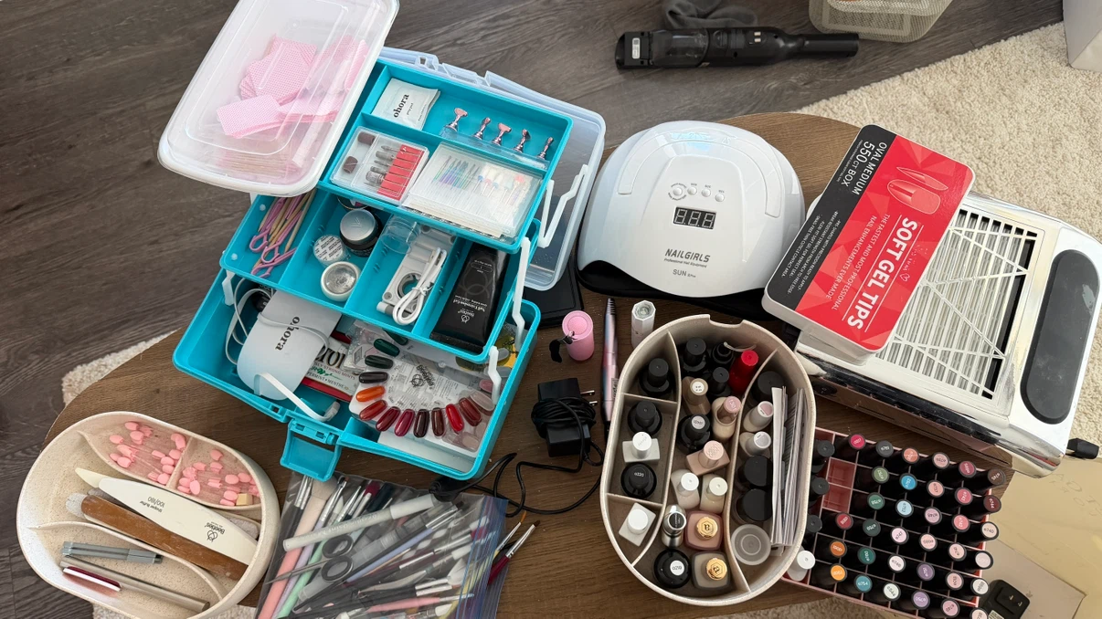 Complete DIY Nail Kit with UV Lamp and Accessories - photo 3