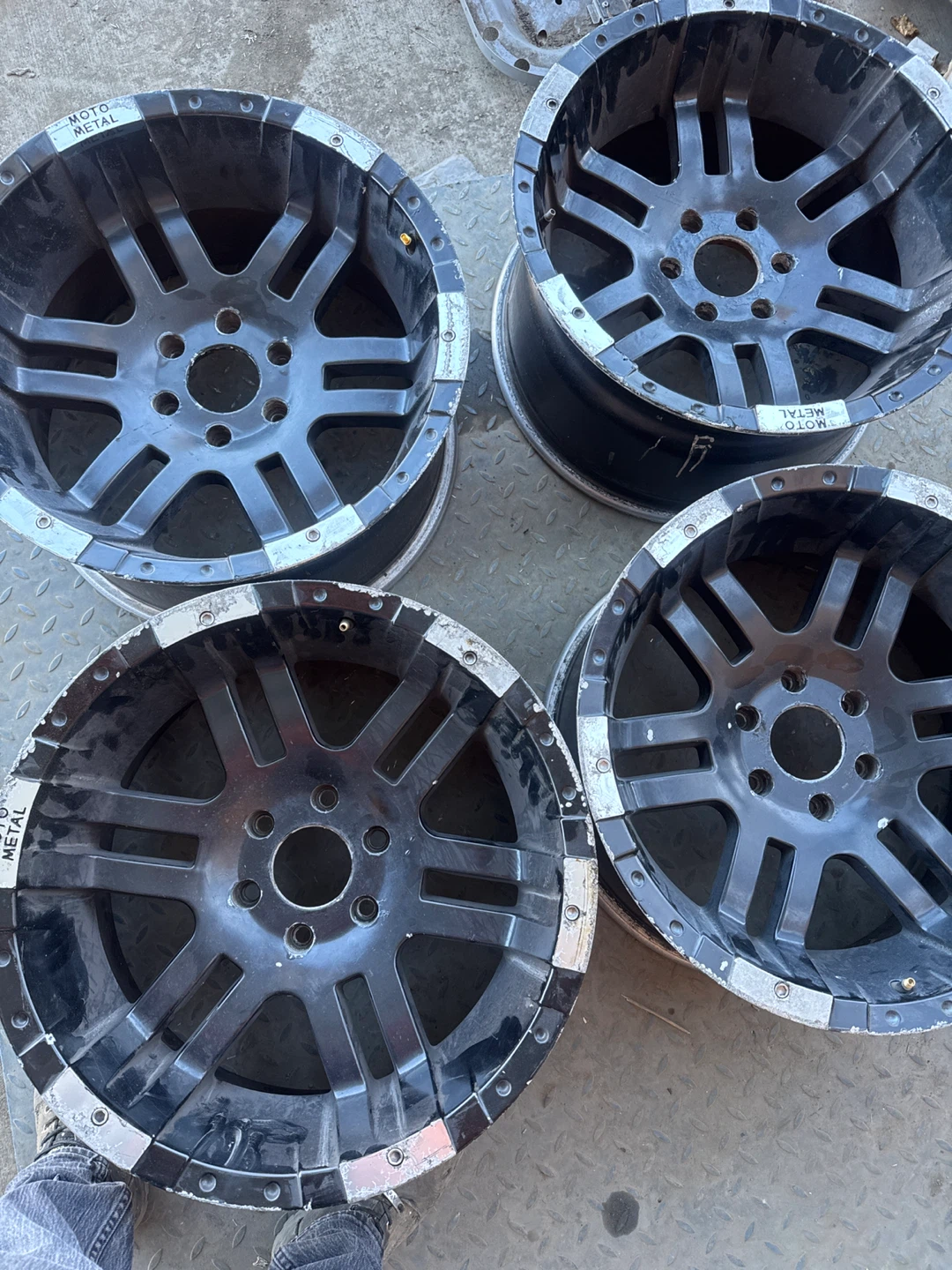 Set of 4 Moto Metal Wheels