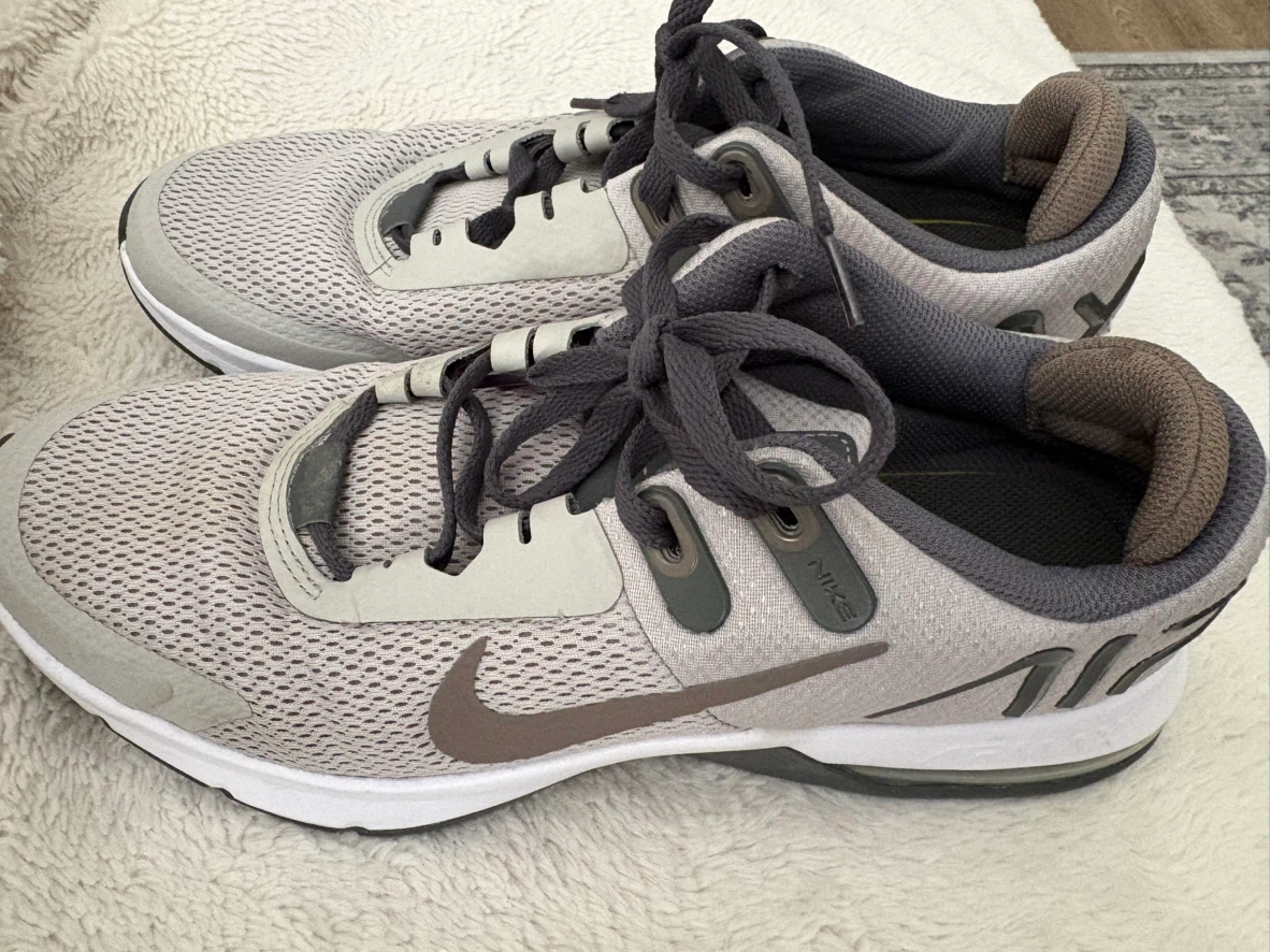 Nike Air Max sneakers US 10.5 - photo 2