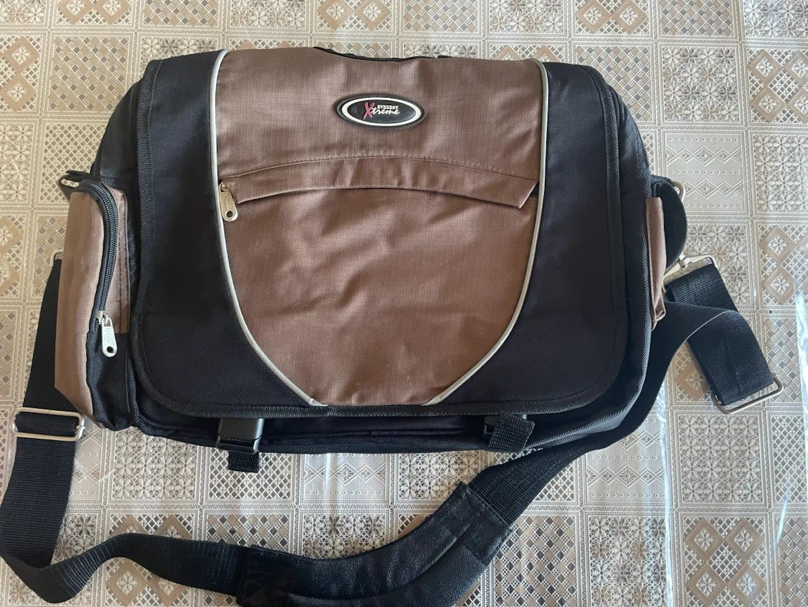 Everest Xtreme Laptop Messenger Bag