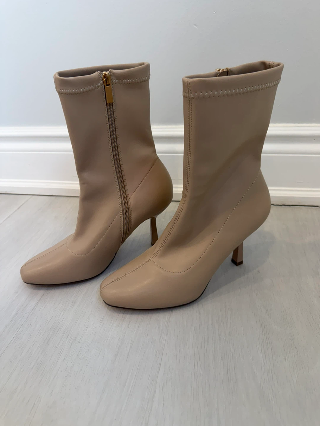 Kelly& Katie Beige Ankle Boots Size 39 - photo 2