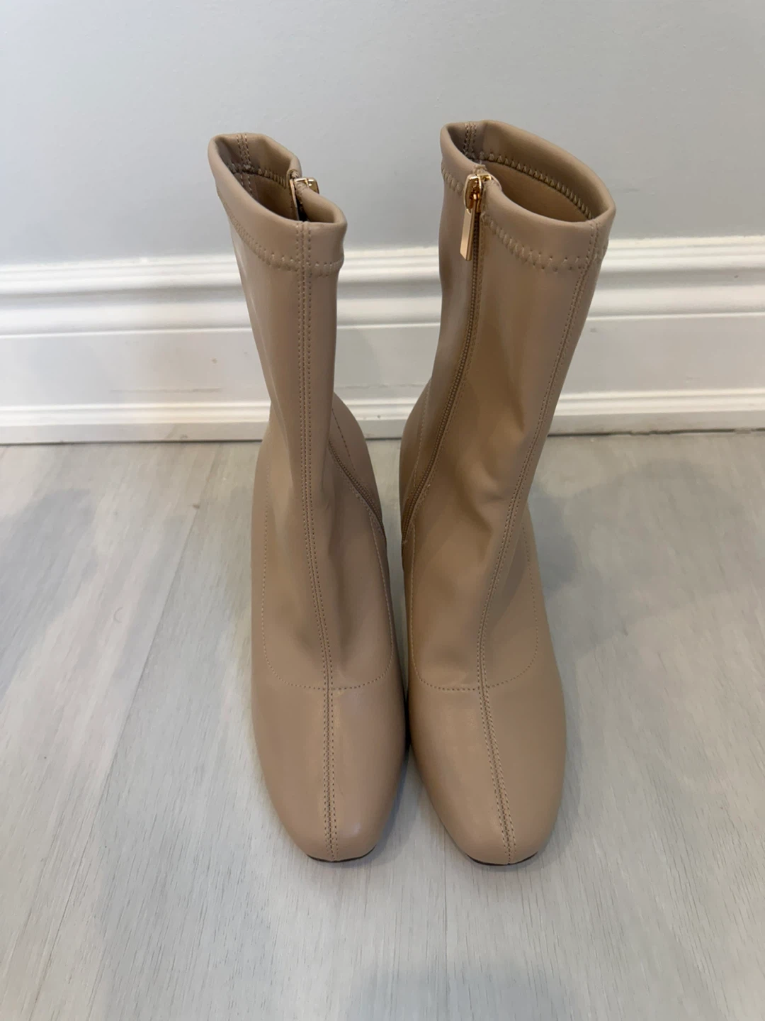 Kelly& Katie Beige Ankle Boots Size 39 - photo 3