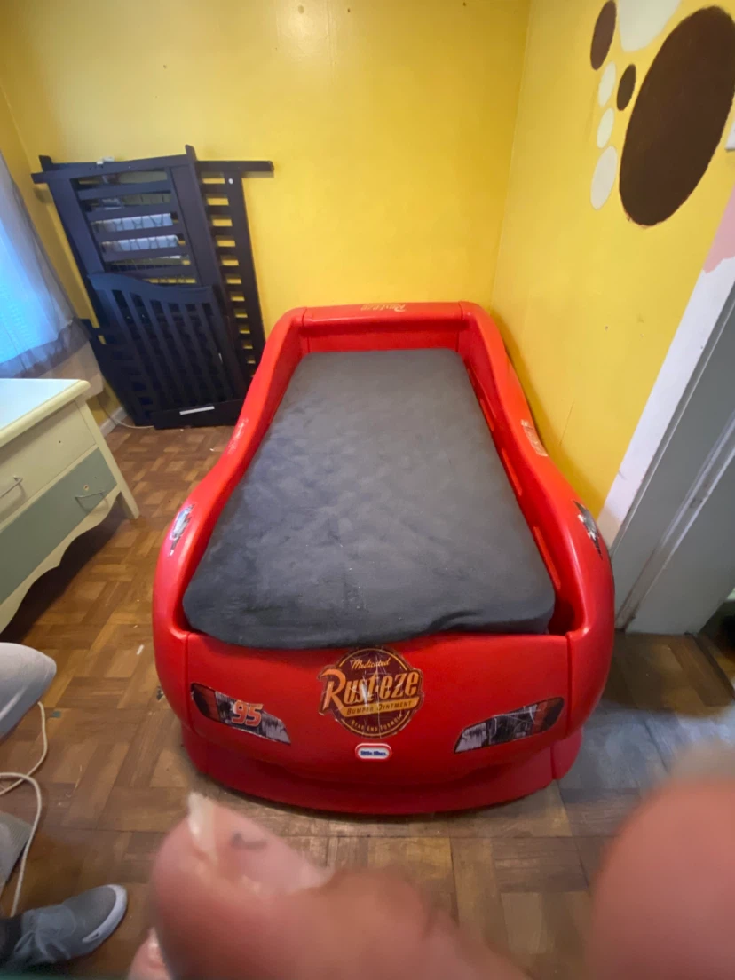 Little Tikes Lightning McQueen Car Bed