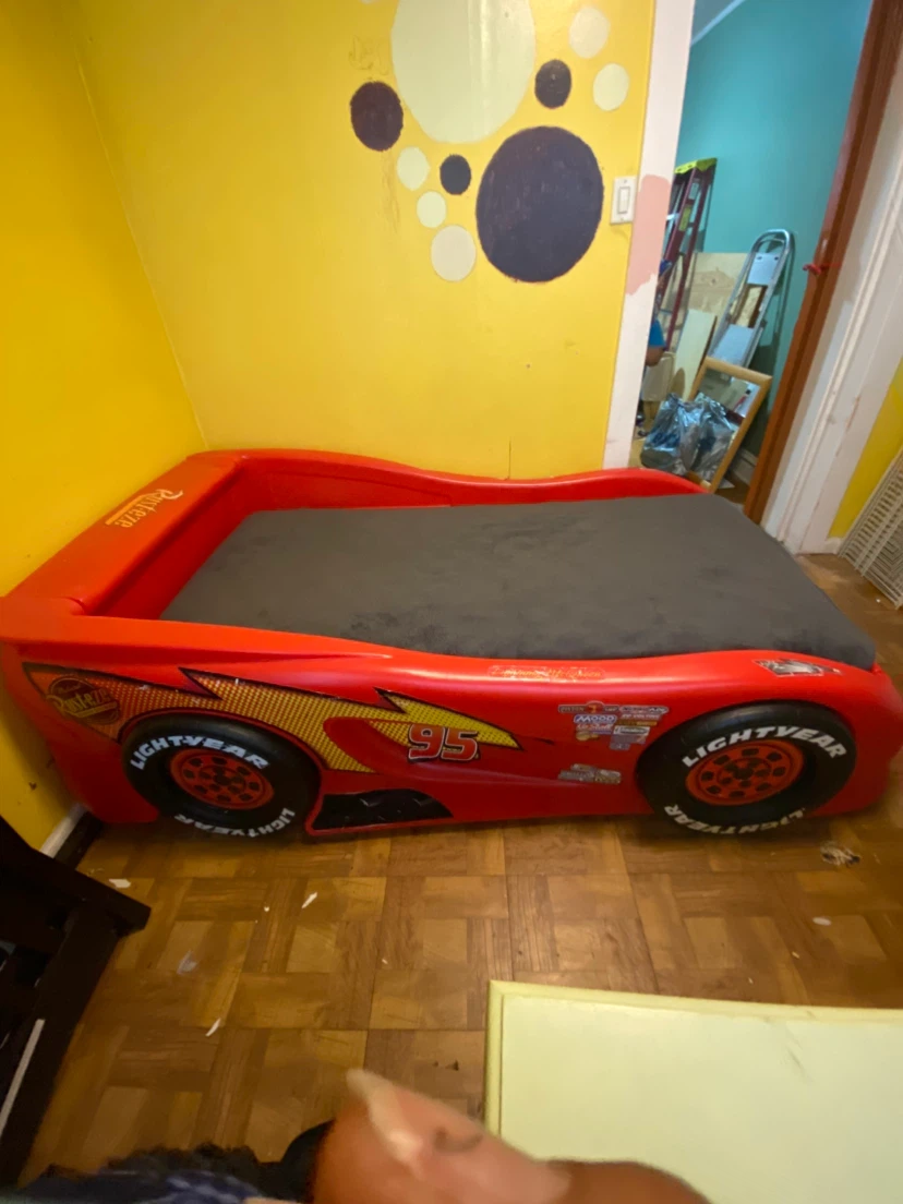 Little Tikes Lightning McQueen Car Bed - photo 2