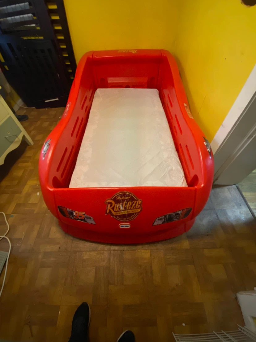 Little Tikes Lightning McQueen Car Bed - photo 3