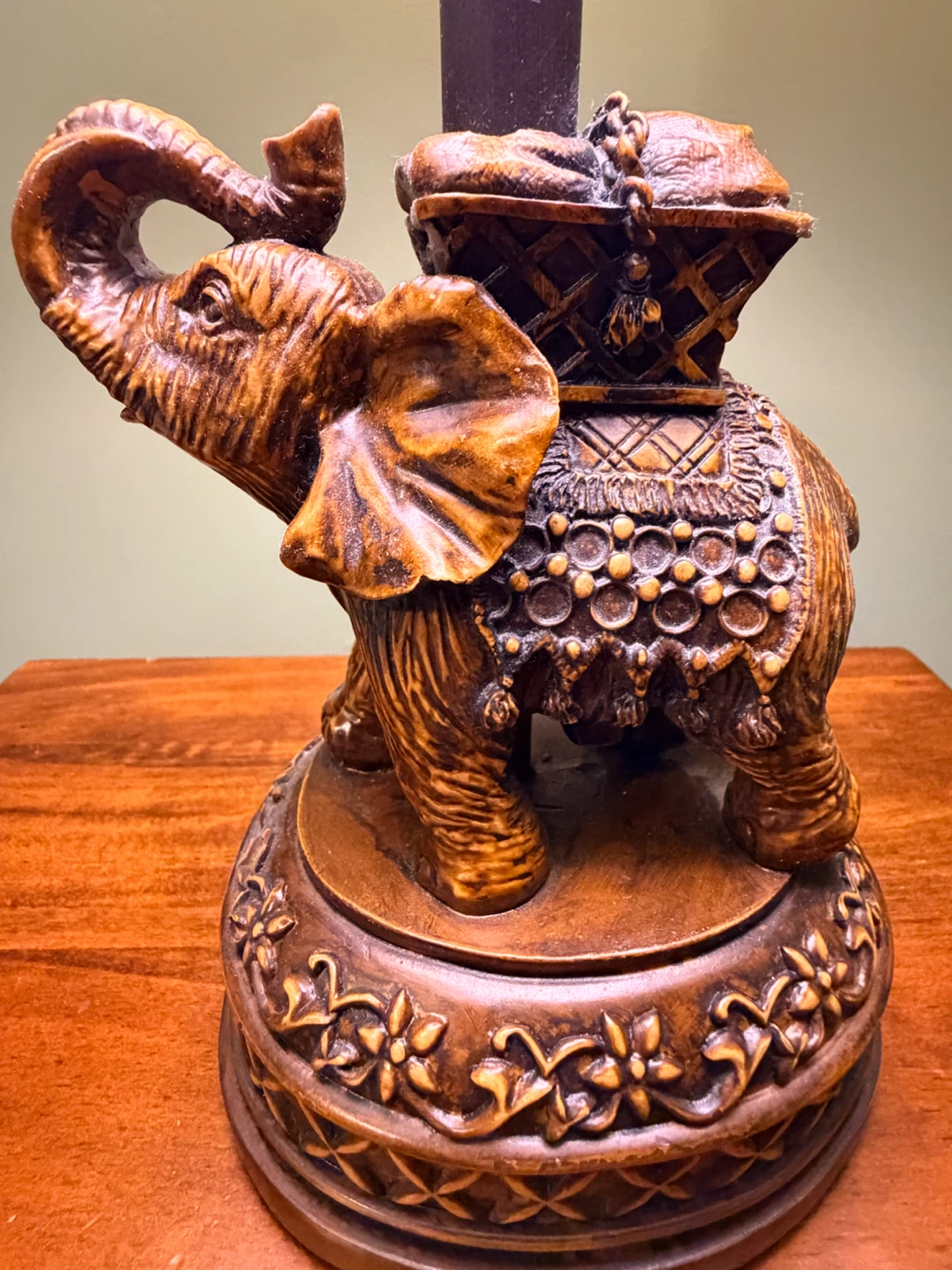 Rare Matching Elephant Table Lamps (2) - photo 4