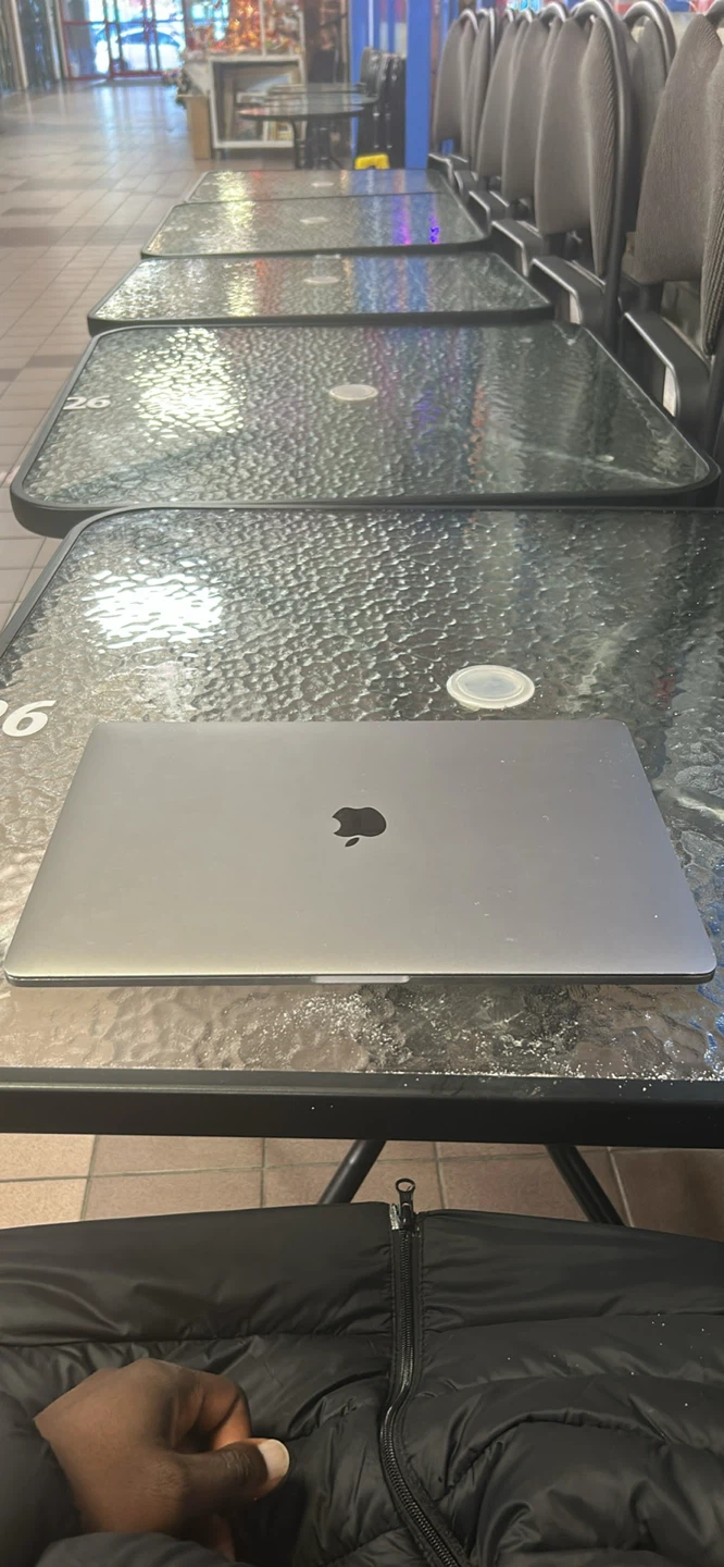 Apple 2019 MacBook Pro 15.4-inch Intel i7