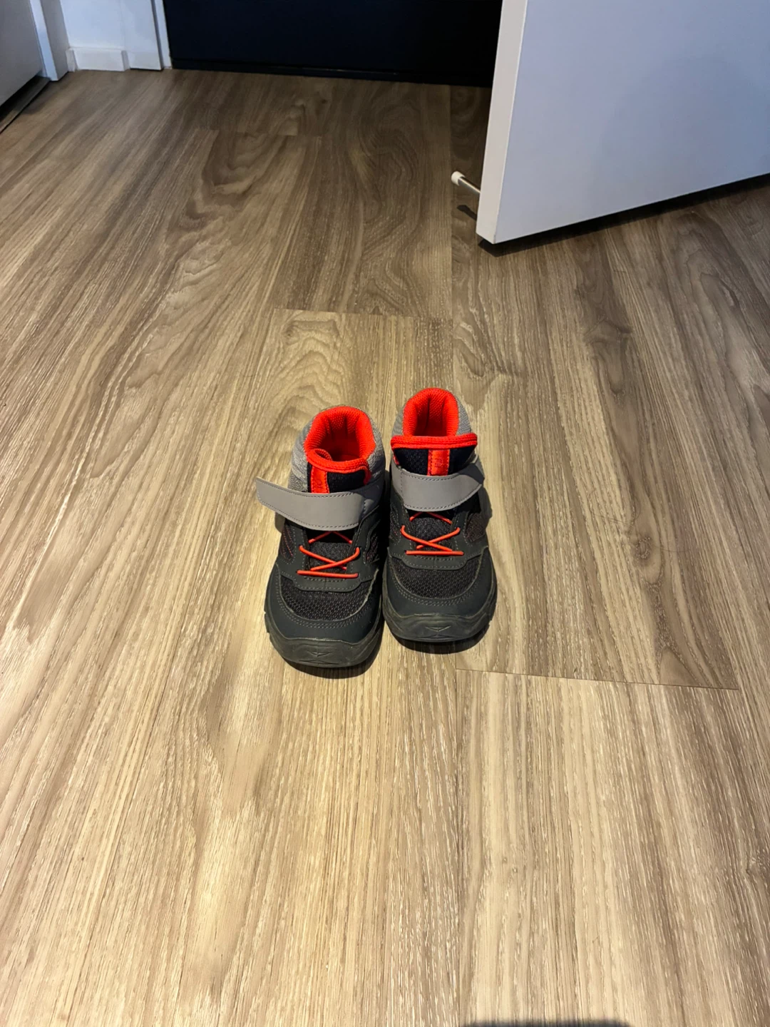 Kids hiking boots size 12.5C - photo 4