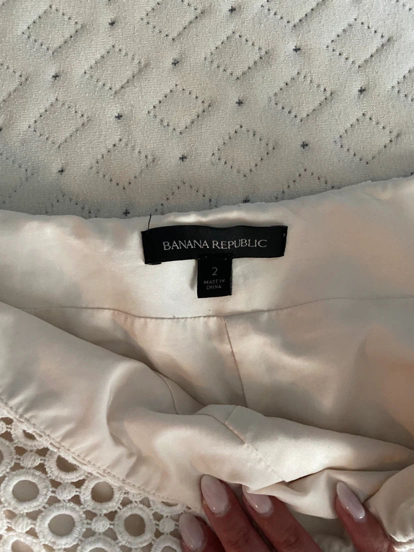 Banana Republic Eyelet Shorts Cream Size 2 - photo 2