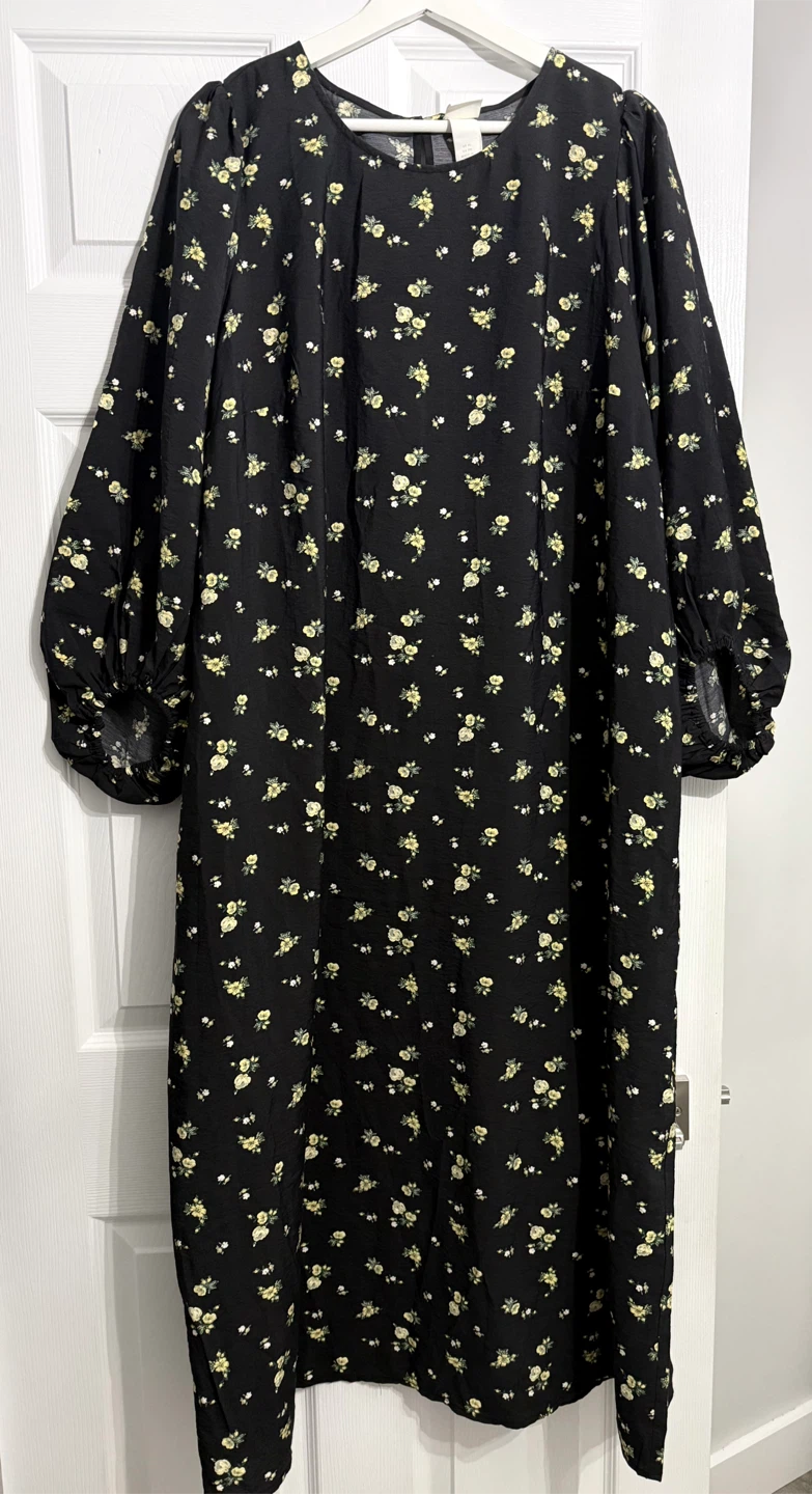 H&M Midi Dress Black Floral Long Bishop’s Sleeves - photo 2