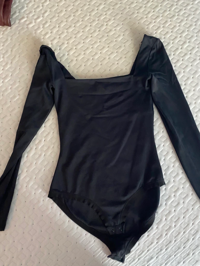 Aritzia Babaton Long Sleeve Bodysuit - photo 4