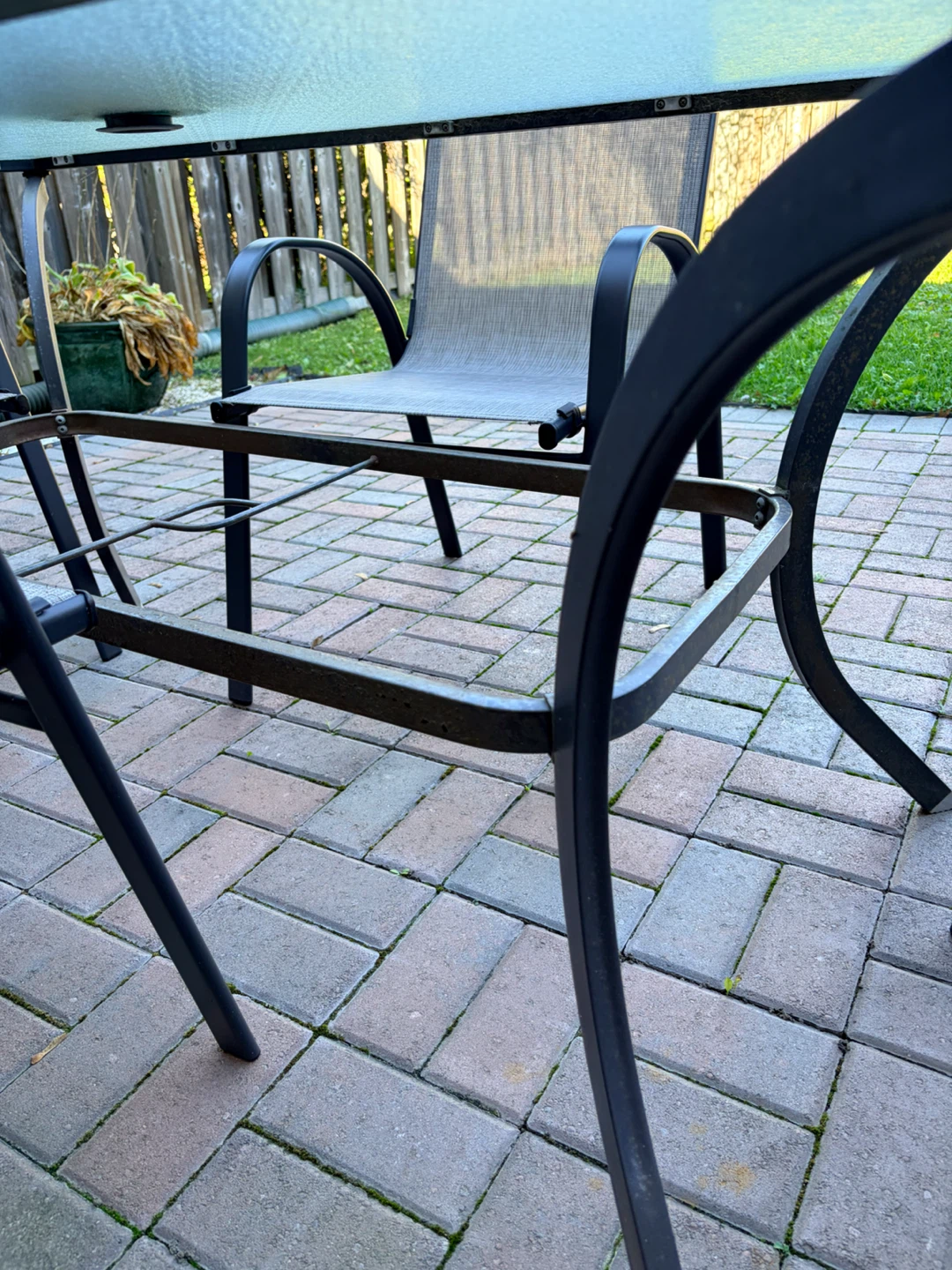 Patio Dining Set - Metal Table + 4 Chairs - photo 4