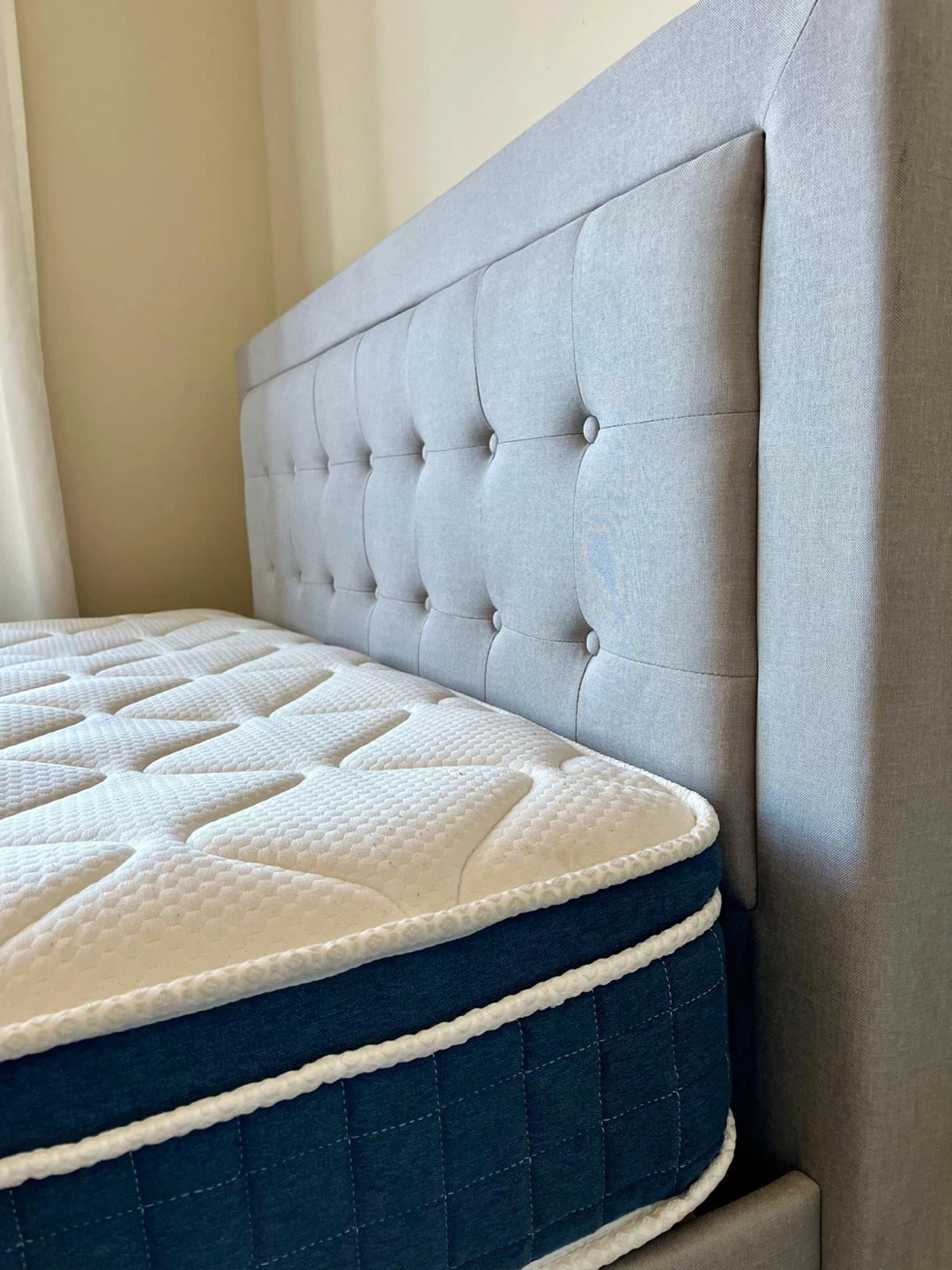 Grey Upholstered Tufted Queen Bed Frame - photo 4