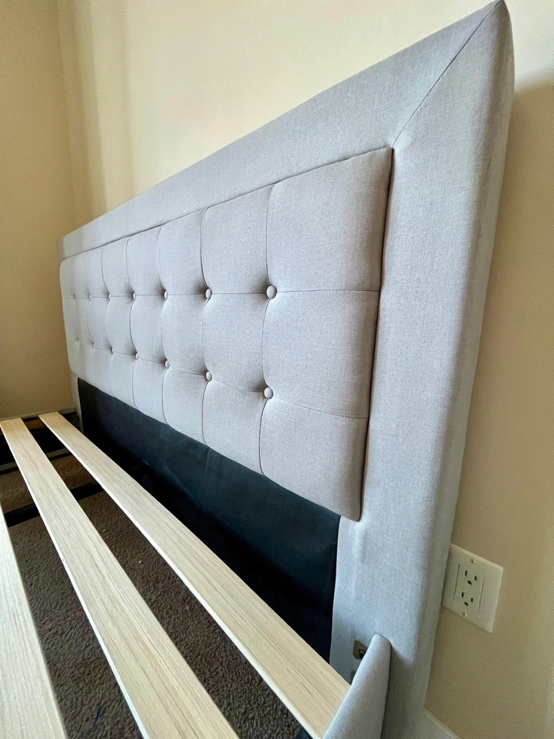 Grey Upholstered Tufted Queen Bed Frame - photo 5