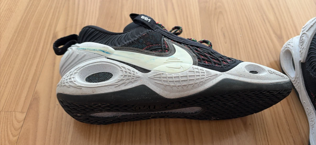 Nike Cosmic Basketball Shoes (Like new US 8) - photo 4