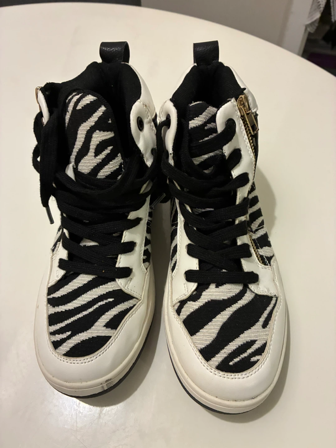 Size 8 / Zebra Print High-Top Sneakers