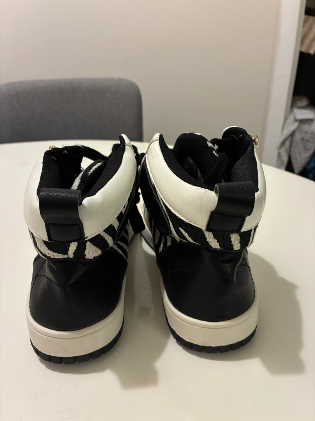 Size 8 / Zebra Print High-Top Sneakers - photo 5