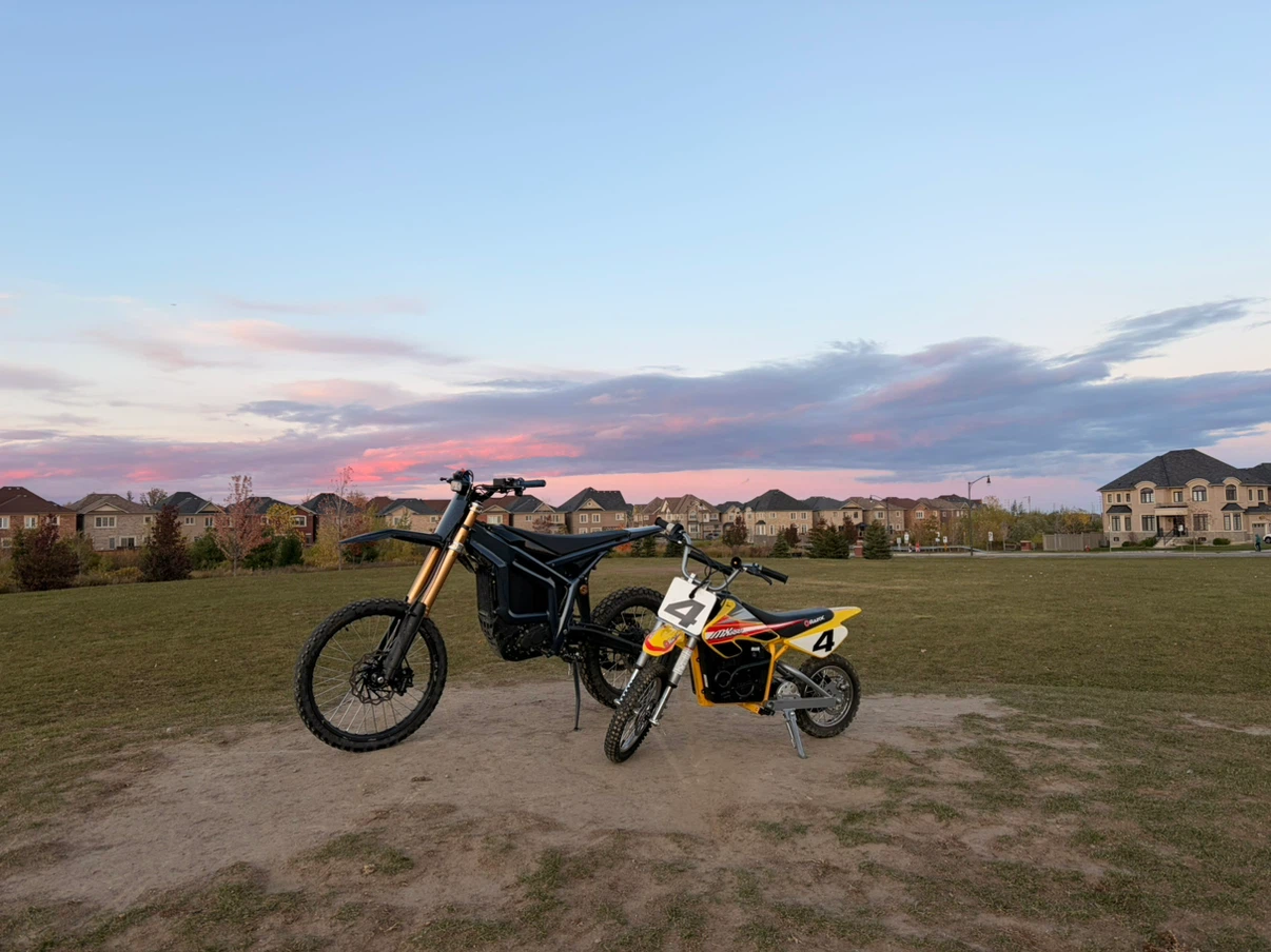 Razor MX650 Electric Dirt Bike - photo 3
