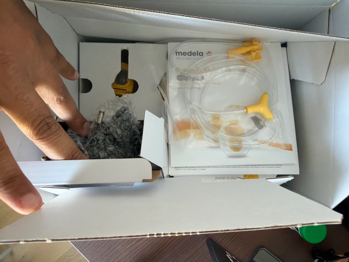 Medela Pump In Style MaxFlow Hands-Free Breast Pump - photo 2